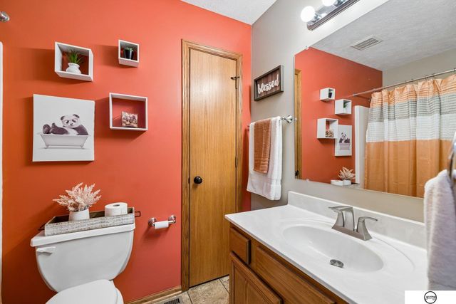 5417 S 78th Street, Lincoln, NE 68516