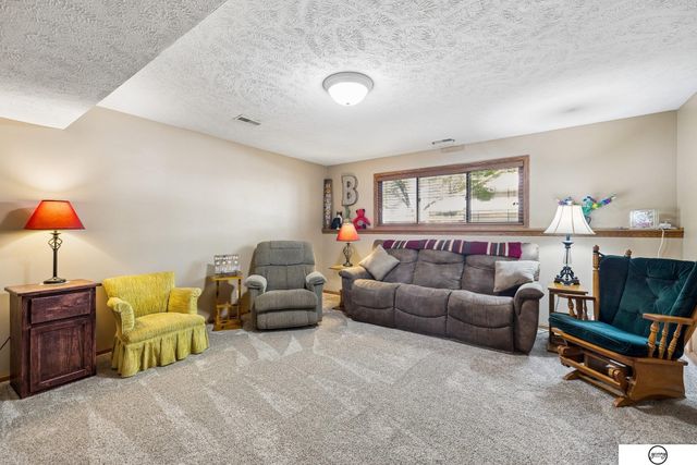 5417 S 78th Street, Lincoln, NE 68516
