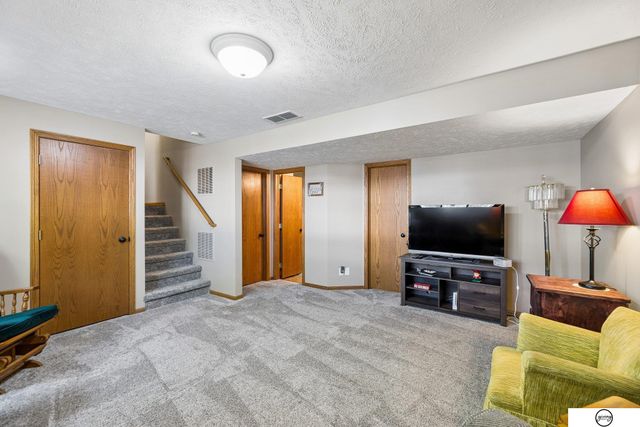 5417 S 78th Street, Lincoln, NE 68516
