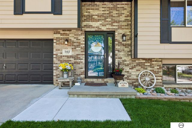 5417 S 78th Street, Lincoln, NE 68516