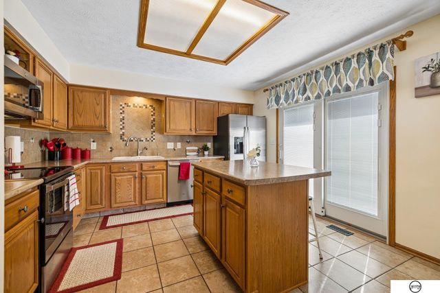 5417 S 78th Street, Lincoln, NE 68516