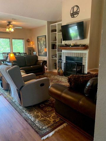 151 Summer Place Circle, Pottsboro, TX 75076