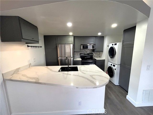 3719 Oak Creek, Ontario, CA 91761