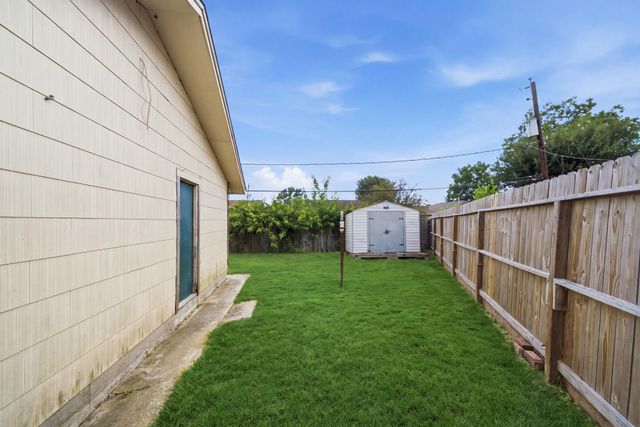 10710 Segrest Drive, Houston, TX 77047