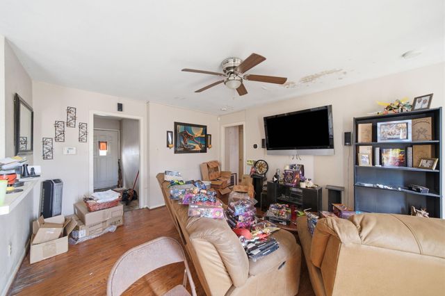 10710 Segrest Drive, Houston, TX 77047