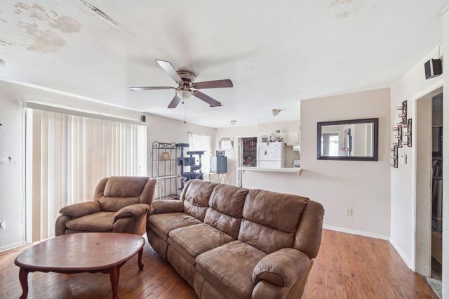 10710 Segrest Drive, Houston, TX 77047