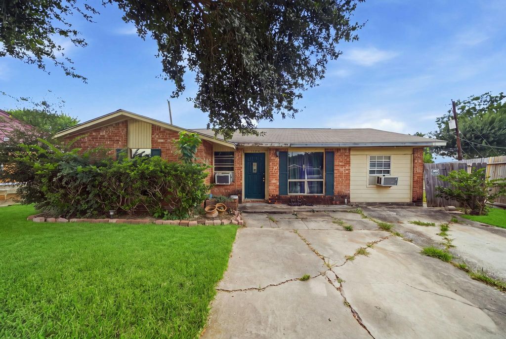 10710 Segrest Drive, Houston, TX 77047
