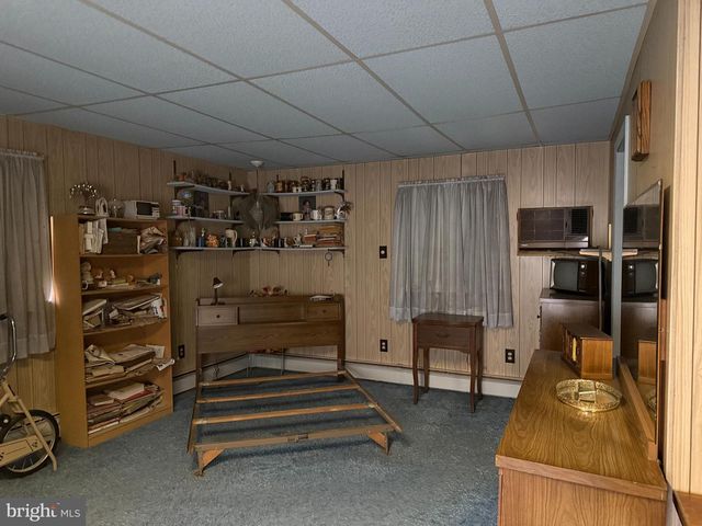 18 E HOWARD ST, Dallastown, PA 17313