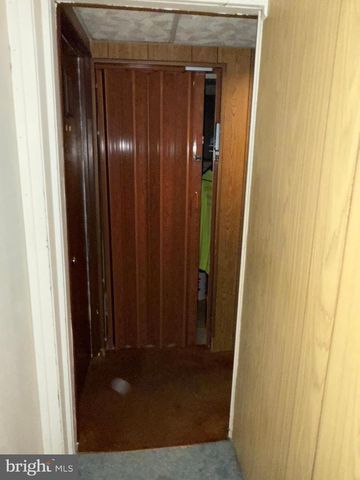 18 E HOWARD ST, Dallastown, PA 17313