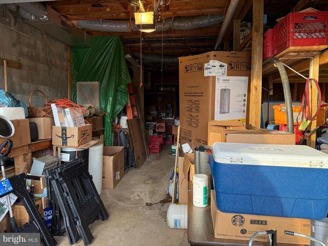 18 E HOWARD ST, Dallastown, PA 17313