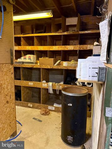 18 E HOWARD ST, Dallastown, PA 17313