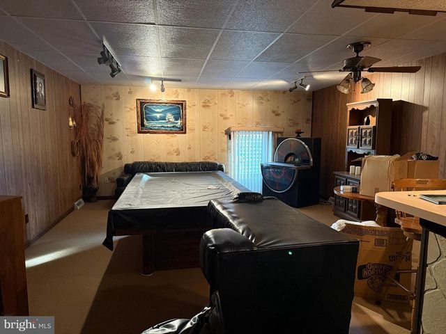 18 E HOWARD ST, Dallastown, PA 17313