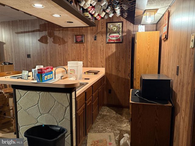 18 E HOWARD ST, Dallastown, PA 17313