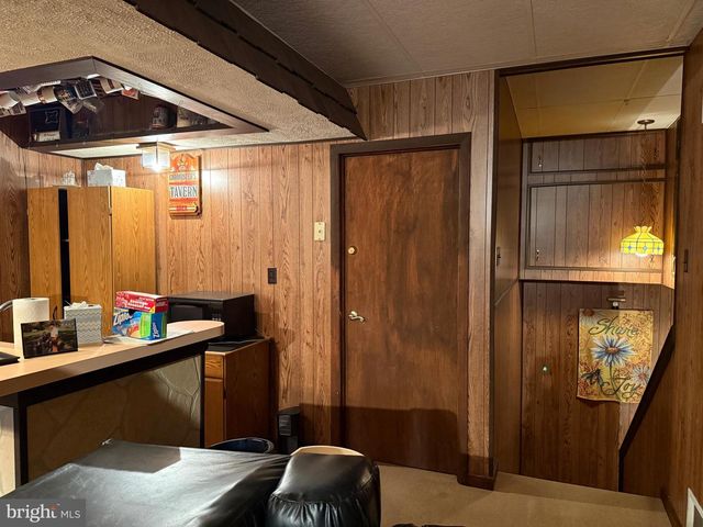 18 E HOWARD ST, Dallastown, PA 17313