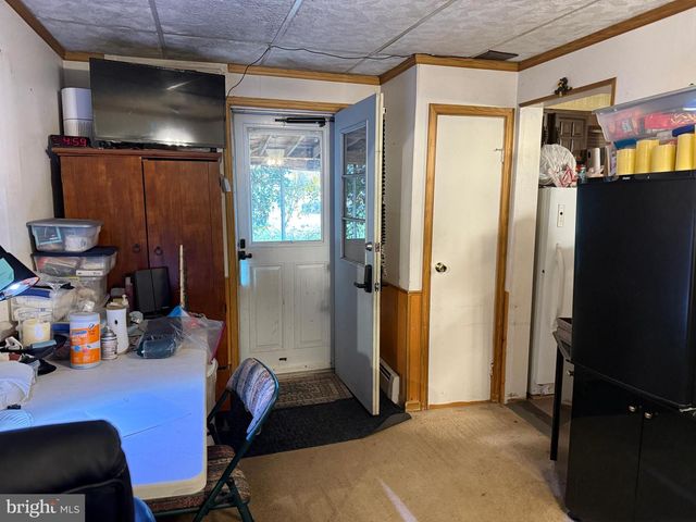 18 E HOWARD ST, Dallastown, PA 17313