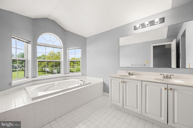 713 WHITETAIL CIR, King Of Prussia, PA 19406