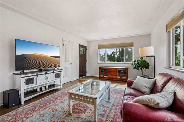 4815 S Logan Street, Englewood, CO 80113