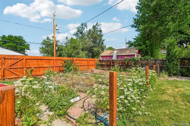 4815 S Logan Street, Englewood, CO 80113