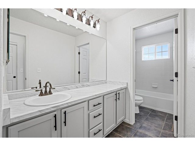 4353 S Himalaya Ct, Aurora, CO 80015