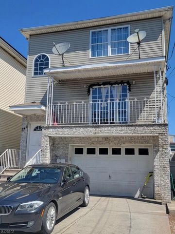 941 Emma St, Elizabeth City, NJ 07201