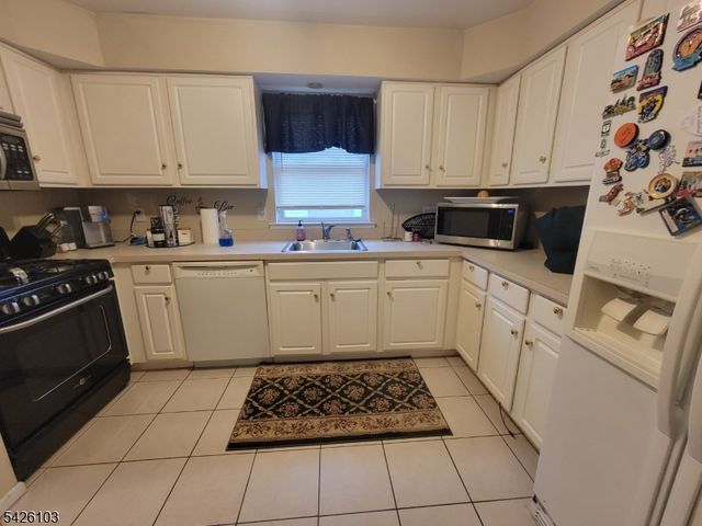 941 Emma St, Elizabeth City, NJ 07201