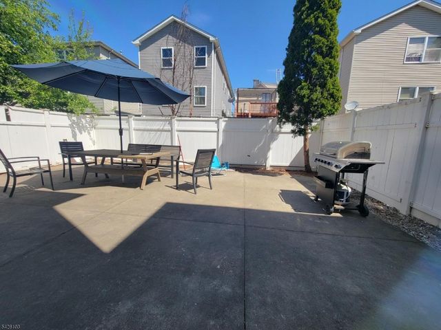 941 Emma St, Elizabeth City, NJ 07201