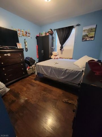 941 Emma St, Elizabeth City, NJ 07201