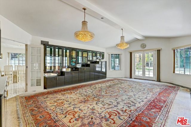 4623 Hayvenhurst Avenue, Los Angeles, CA 91436