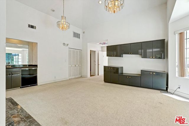 4623 Hayvenhurst Avenue, Los Angeles, CA 91436
