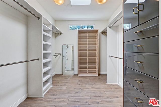 4623 Hayvenhurst Avenue, Los Angeles, CA 91436