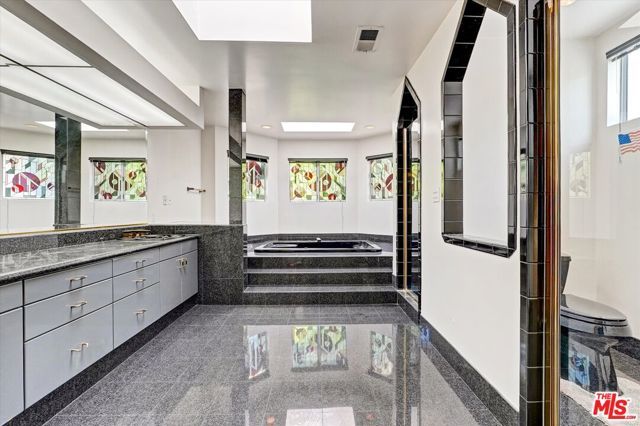 4623 Hayvenhurst Avenue, Los Angeles, CA 91436