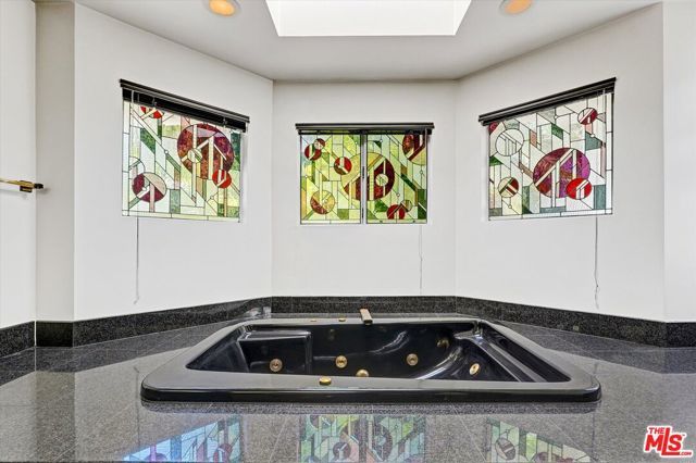 4623 Hayvenhurst Avenue, Los Angeles, CA 91436