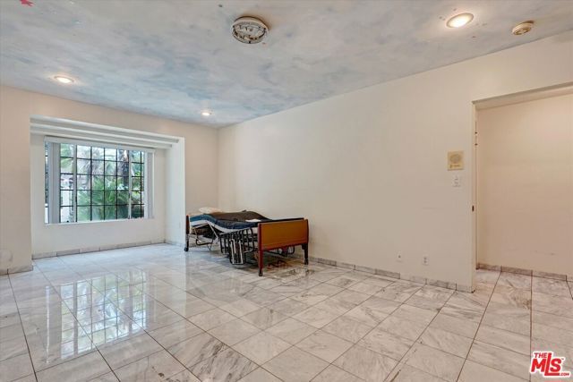 4623 Hayvenhurst Avenue, Los Angeles, CA 91436