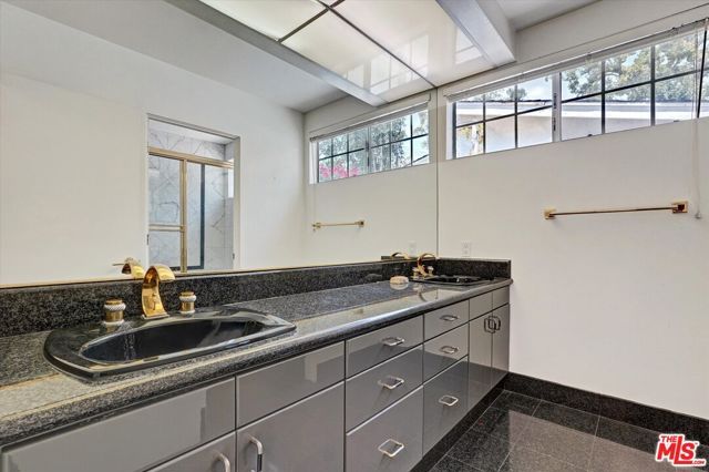 4623 Hayvenhurst Avenue, Los Angeles, CA 91436