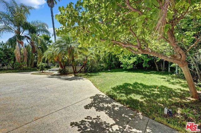 4623 Hayvenhurst Avenue, Los Angeles, CA 91436