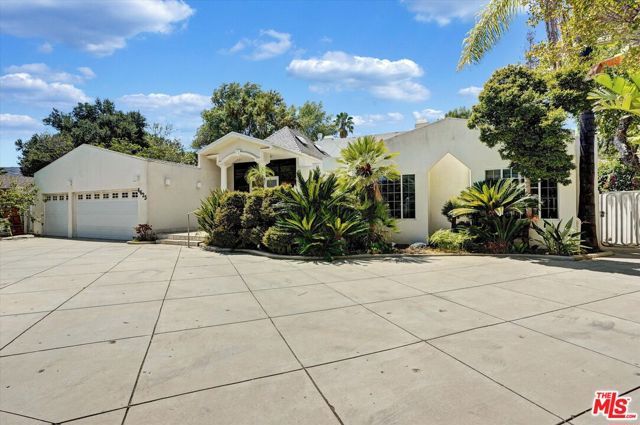 4623 Hayvenhurst Avenue, Los Angeles, CA 91436