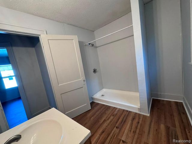 2474 Fullerton Street, Detroit, MI 48238