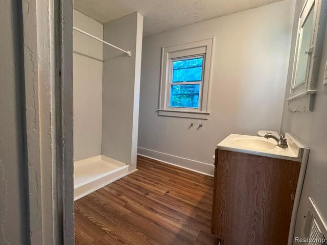 2474 Fullerton Street, Detroit, MI 48238