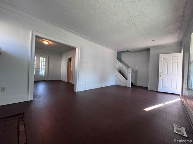 2474 Fullerton Street, Detroit, MI 48238