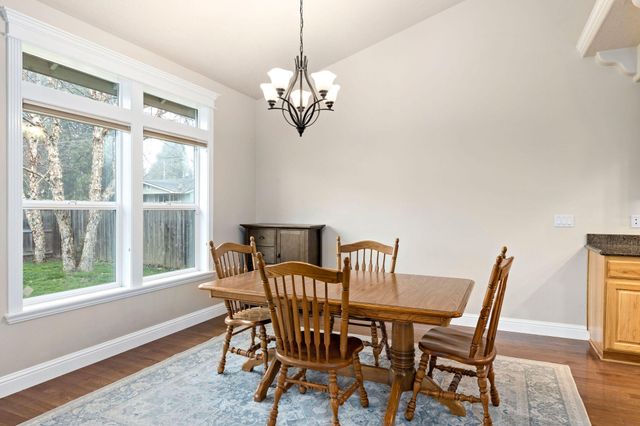 2084 SW Ford Street, Grants Pass, OR 97526