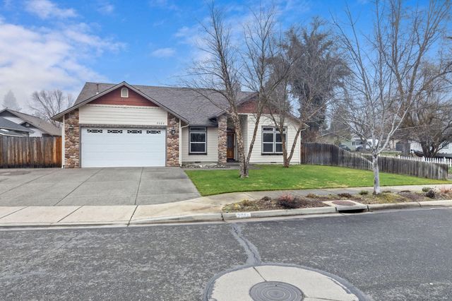 2084 SW Ford Street, Grants Pass, OR 97526