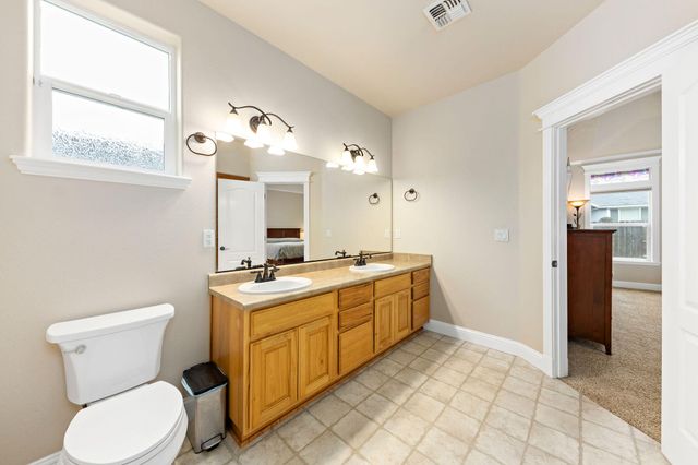 2084 SW Ford Street, Grants Pass, OR 97526