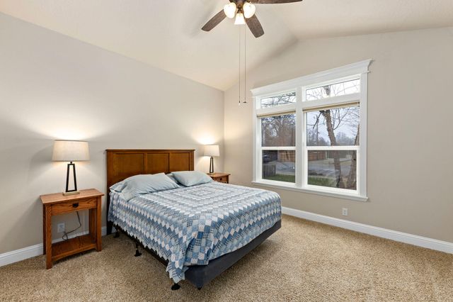 2084 SW Ford Street, Grants Pass, OR 97526