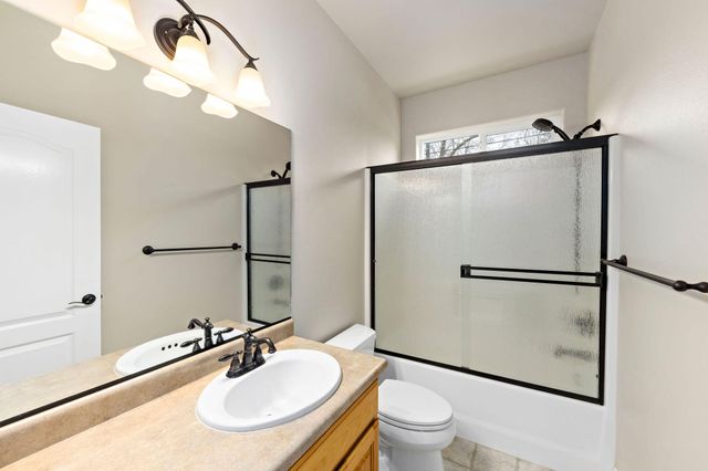 2084 SW Ford Street, Grants Pass, OR 97526