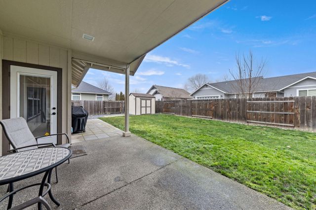 2084 SW Ford Street, Grants Pass, OR 97526