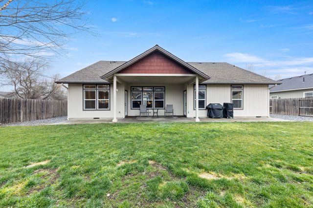 2084 SW Ford Street, Grants Pass, OR 97526