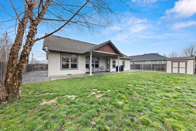 2084 SW Ford Street, Grants Pass, OR 97526