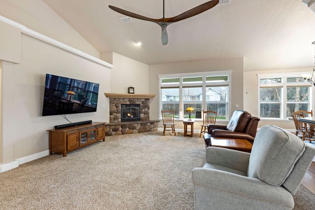 2084 SW Ford Street, Grants Pass, OR 97526