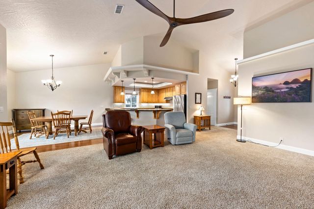 2084 SW Ford Street, Grants Pass, OR 97526