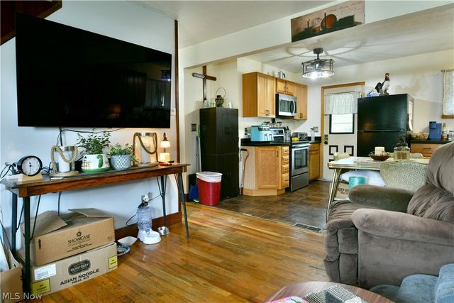 2130 Parkman Road NW, Warren, OH 44485